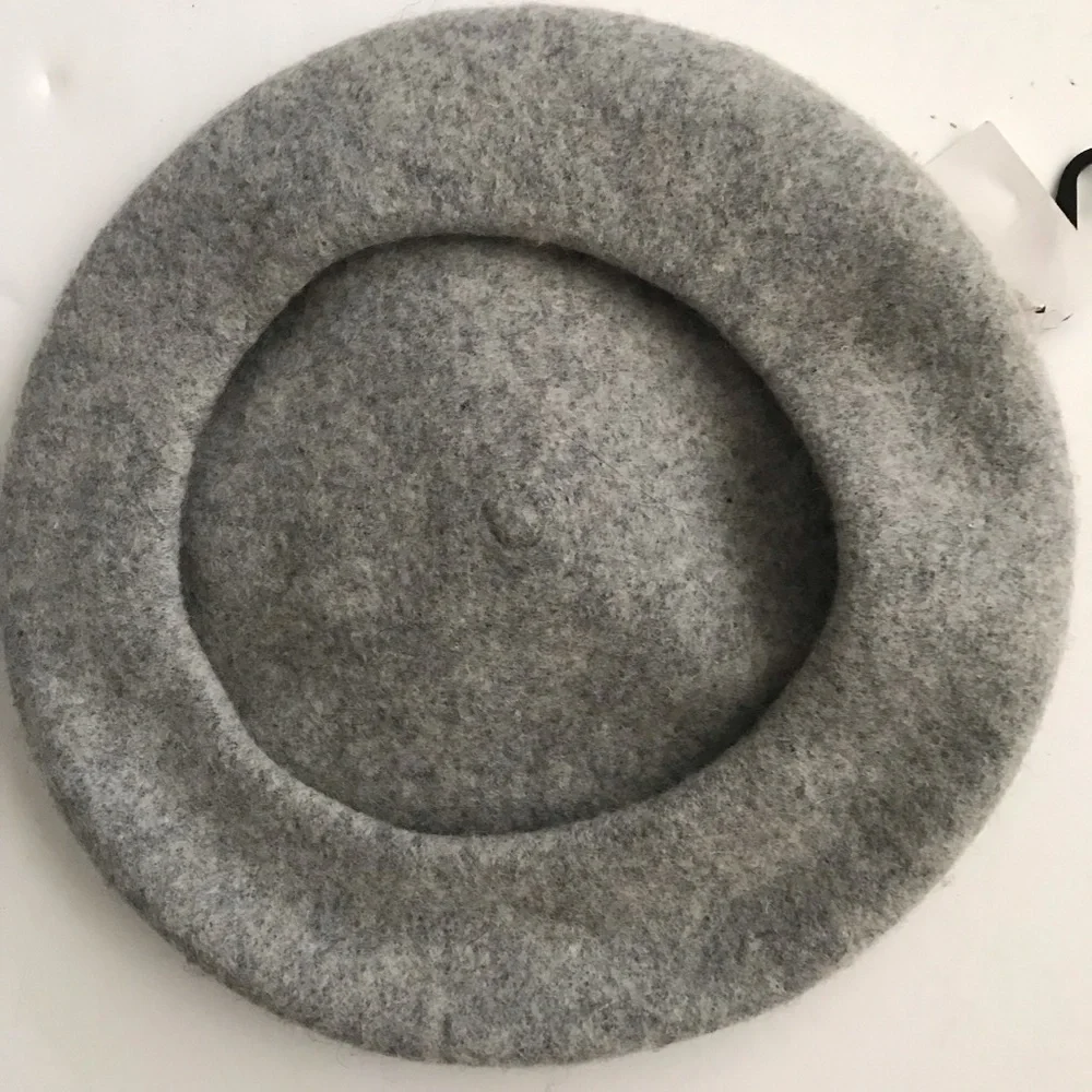 David and Young Gray Wool Beret